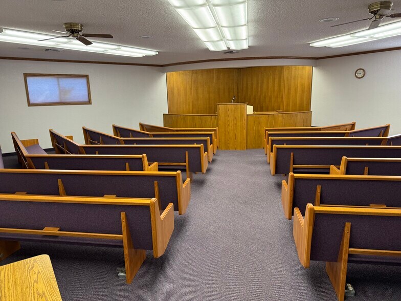 Churches For Sale | 14767 Henrici Rd | Oregon